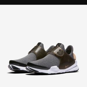 Nike sock dart se