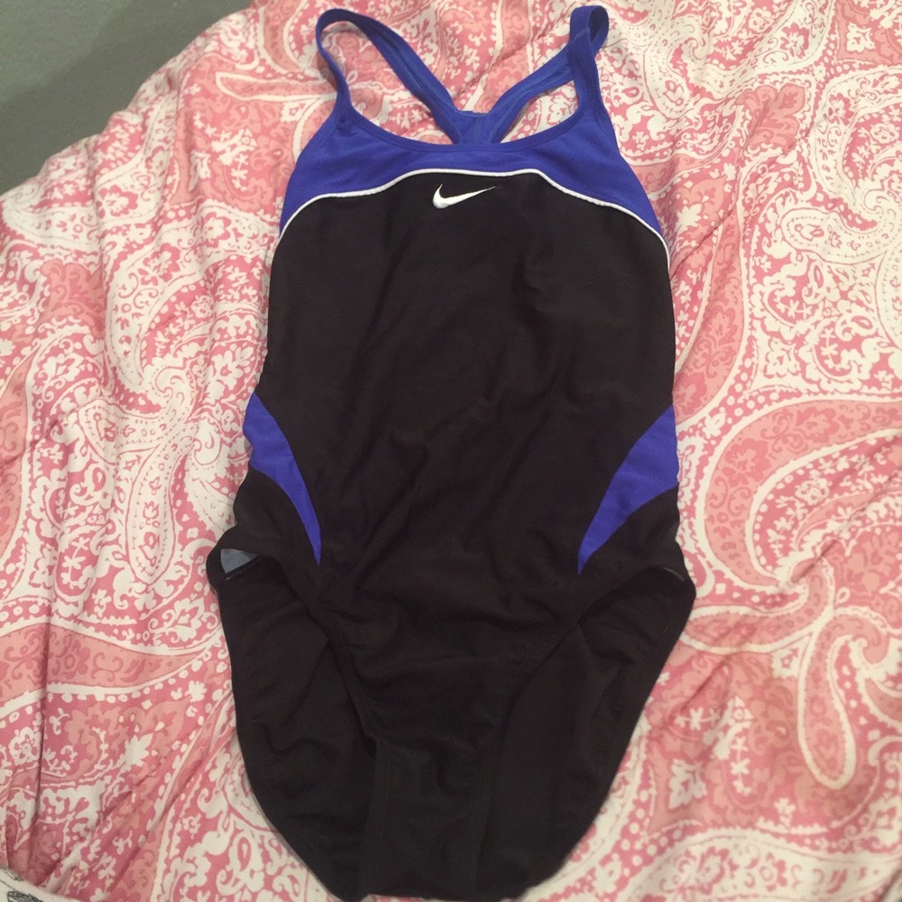 Nike Women's One Piece Swim Suit