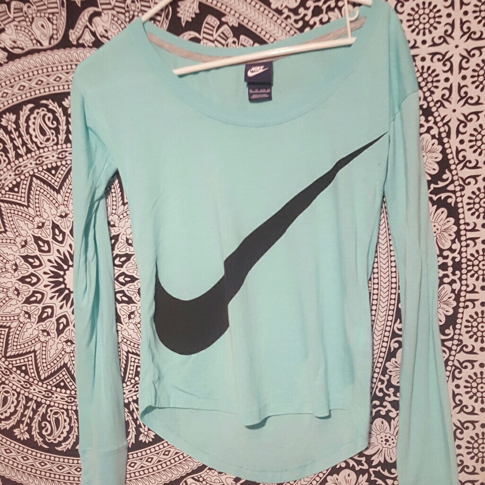 Nike top