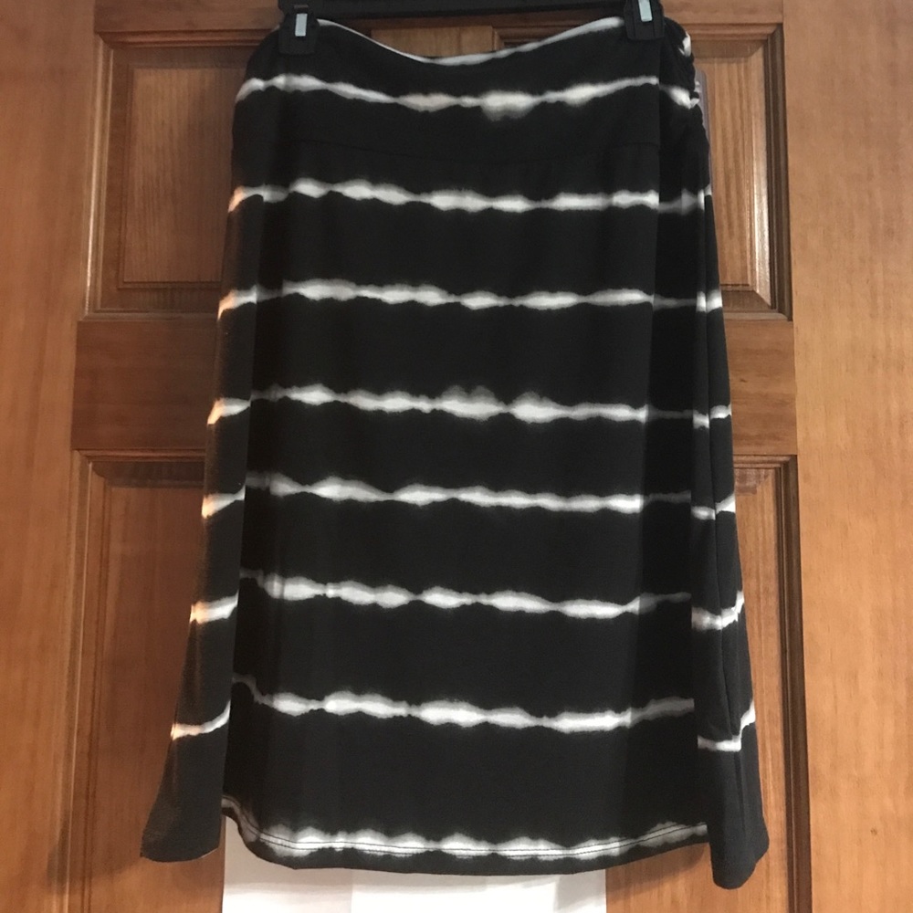 Knee length black and white skirt
