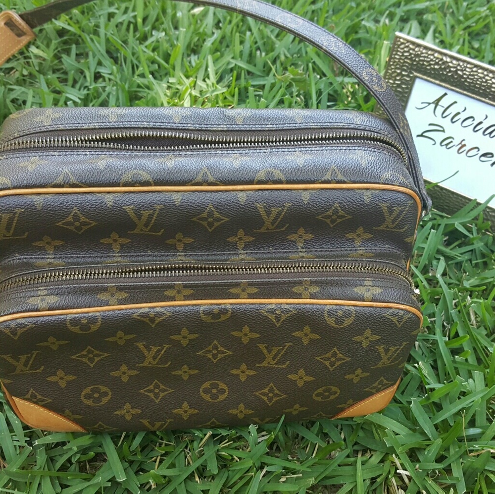 Authentic Vintage Louis Vuitton Nil