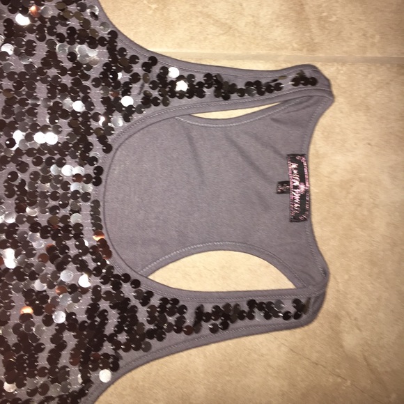 Grey Tank - Picture 2 of 2