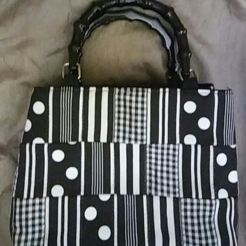 New small black and White bag
