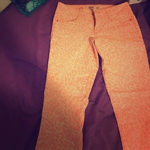 📣‼️SALE‼️Pink and cream leopard pants