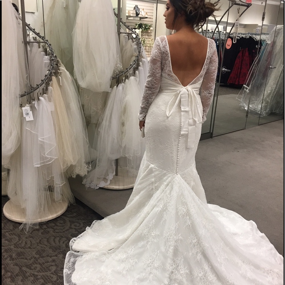 BRAND NEW WEDDING DRESS