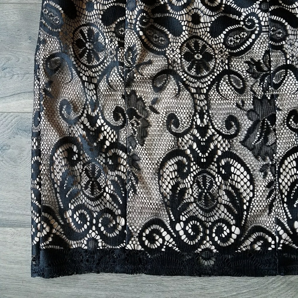 🎄PRICE DROP⬇ Adrianna Papell lace dress - Picture 7 of 7