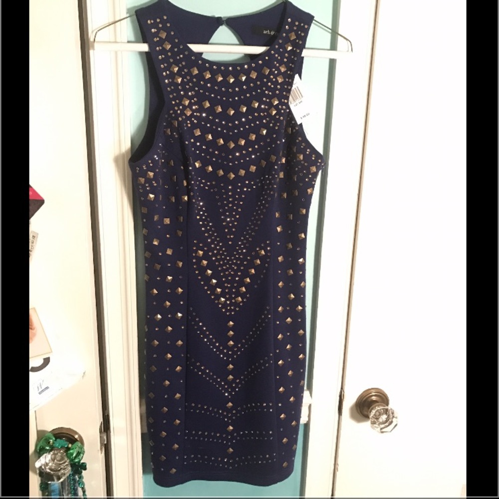 NWT! SALE🔥🦋🙀 beautiful blue mini dress w/ studs