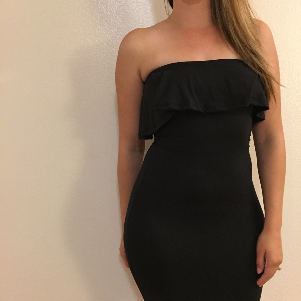 •LAST ONE• Ruffle Top Strapless Midi Dress - Picture 2 of 7