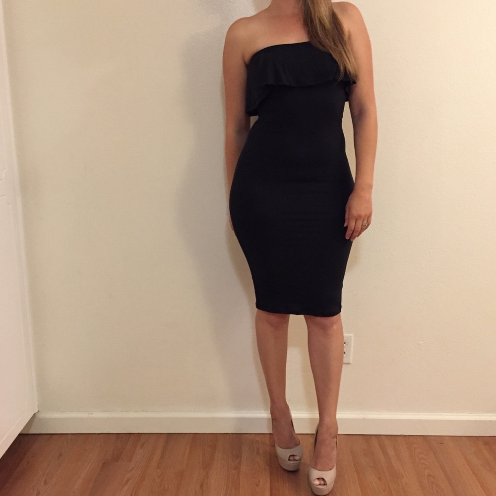 •LAST ONE• Ruffle Top Strapless Midi Dress - Picture 4 of 7