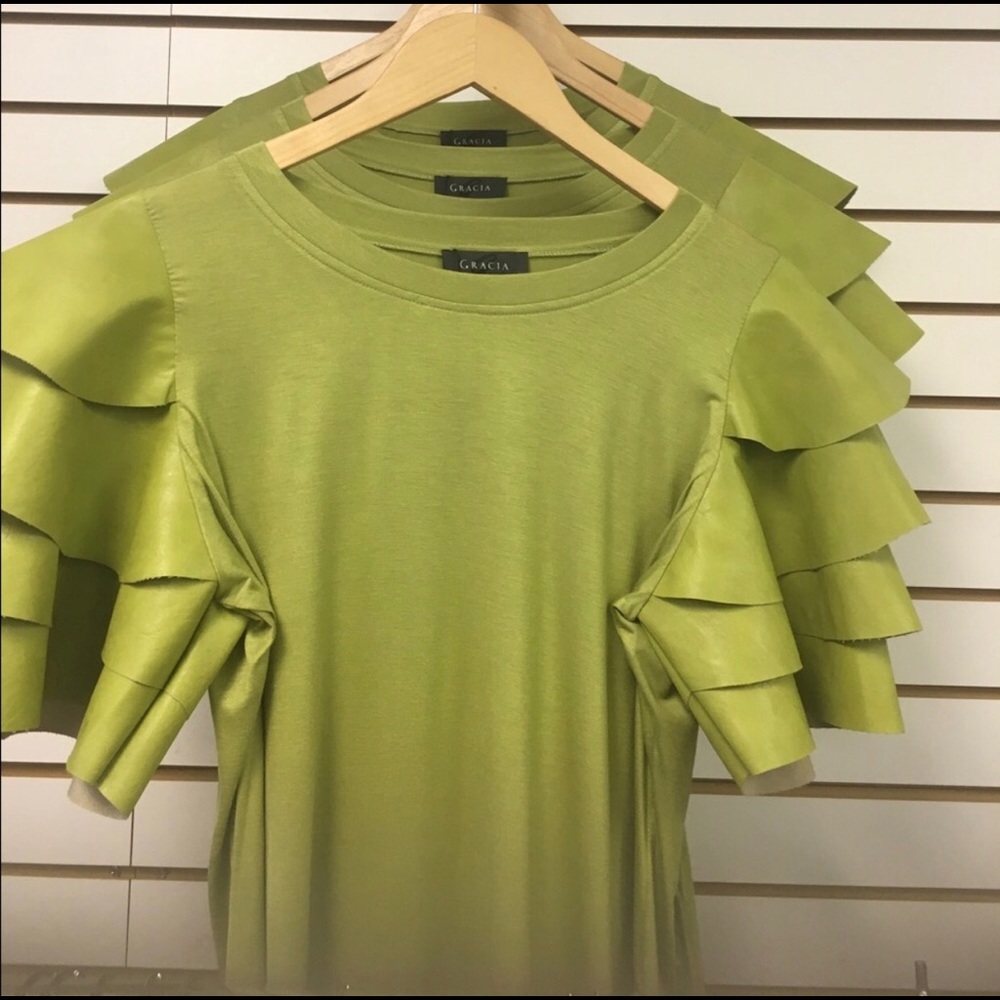 Gracia top w/ PU sleeves