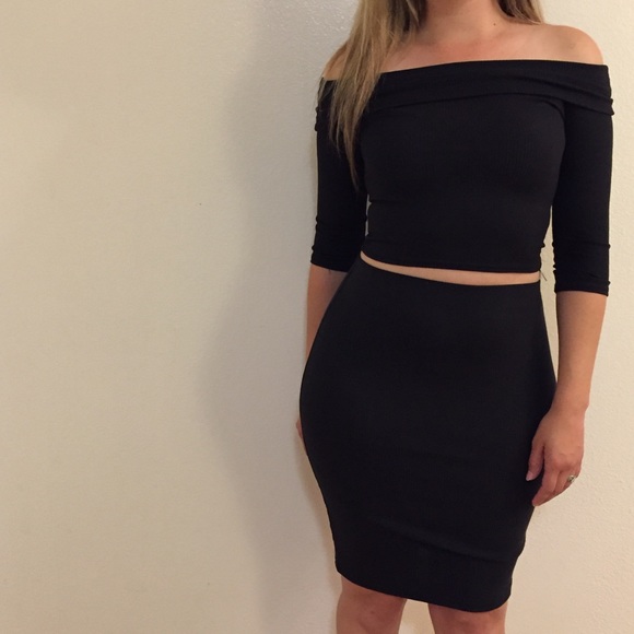 •LAST ONE• Ribbed Off The Shoulder Top & Skirt Set - Picture 7 of 7