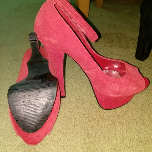 bebe beautiful red suede platforms - Picture 3 of 4