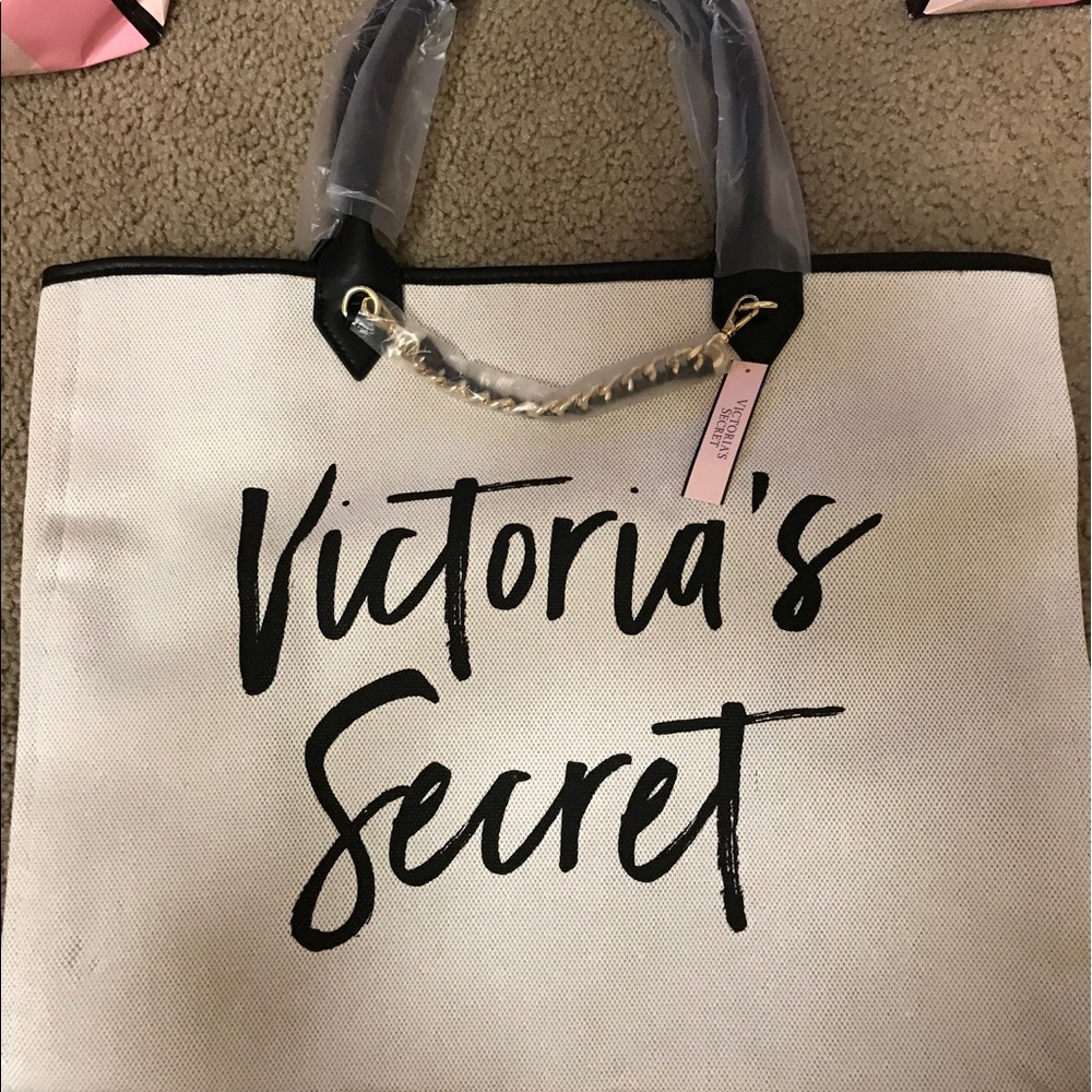 Victora's secret bag