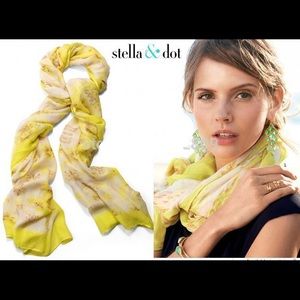 Palm Springs Scarf In Citrine Floral
