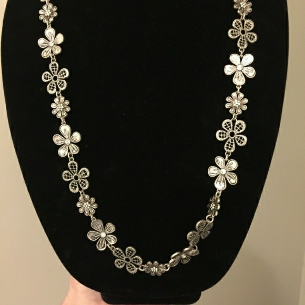 Daisy Chain necklace