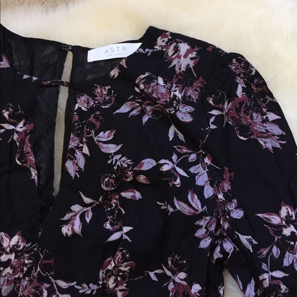 Last One- ASTR Keyhole Printed Romper - Picture 3 of 5