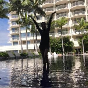 Meet your Posher, Elizabeth