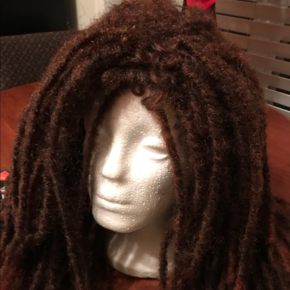 Wig - Picture 2 of 5