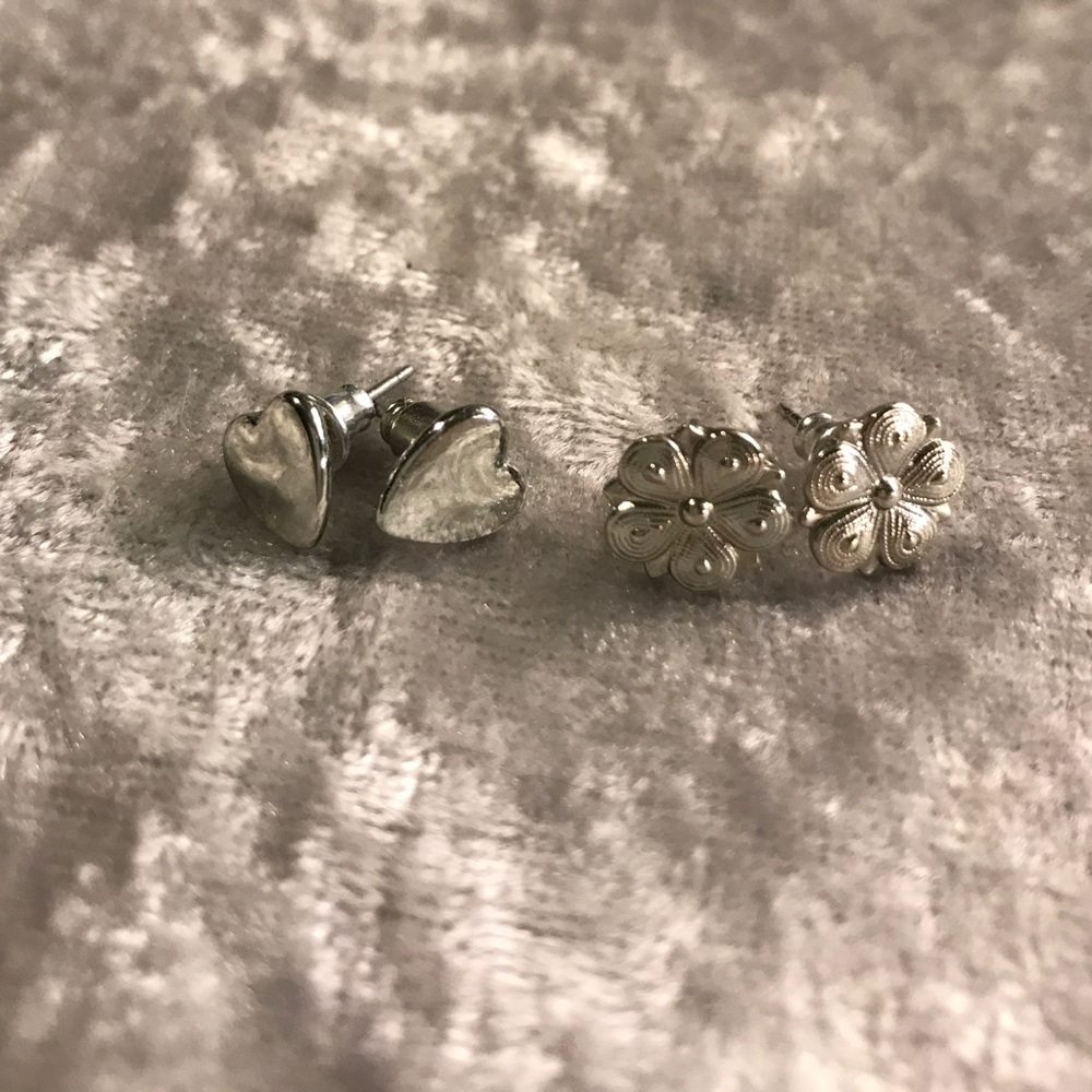 Heart and flower stud earrings group