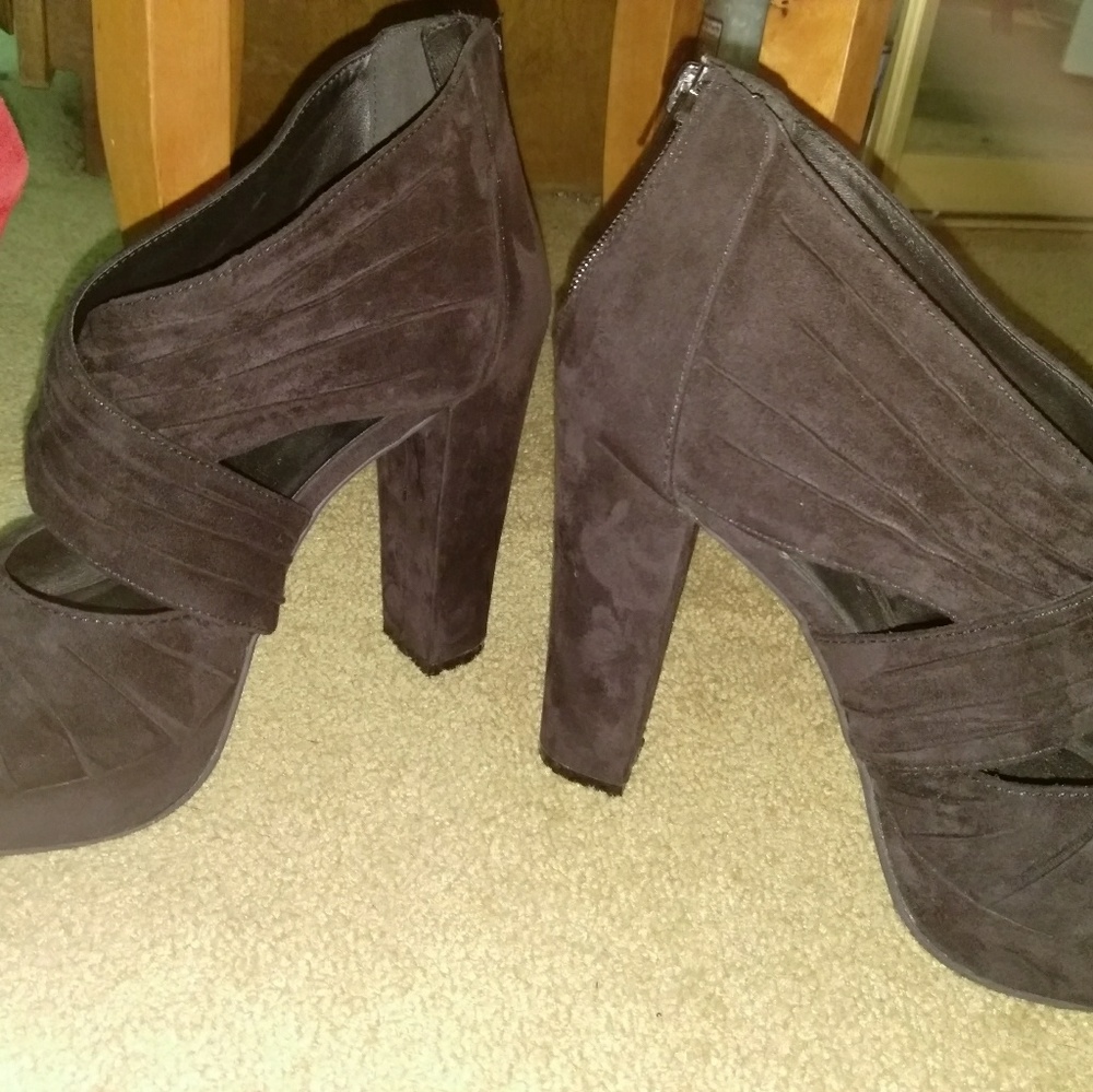 Forever 21 dark brown/black platforms size 8.5