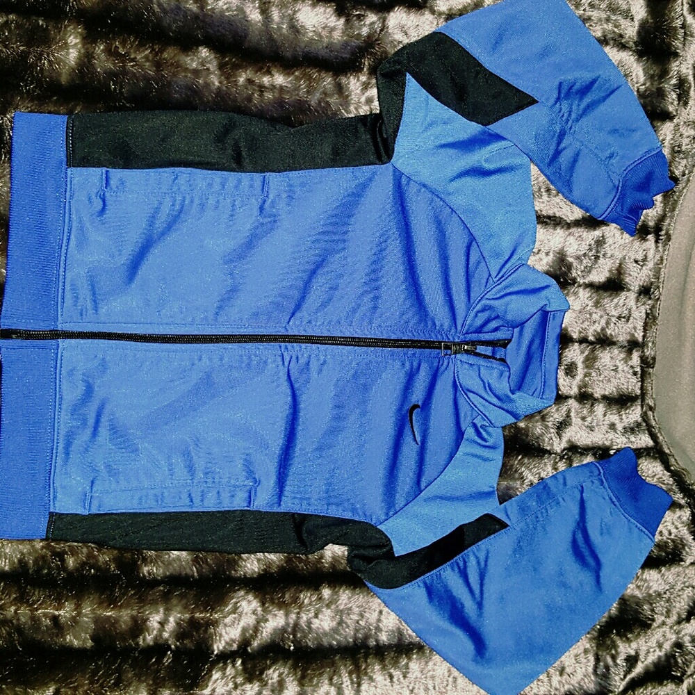 Boys 4T Nike jacket in blue and black