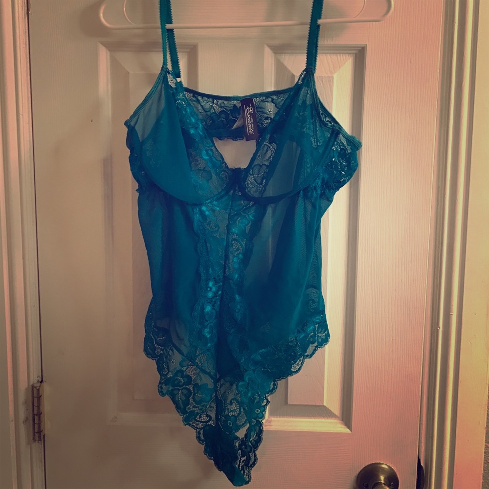 Sexy, turquoise lace lingerie - plus size