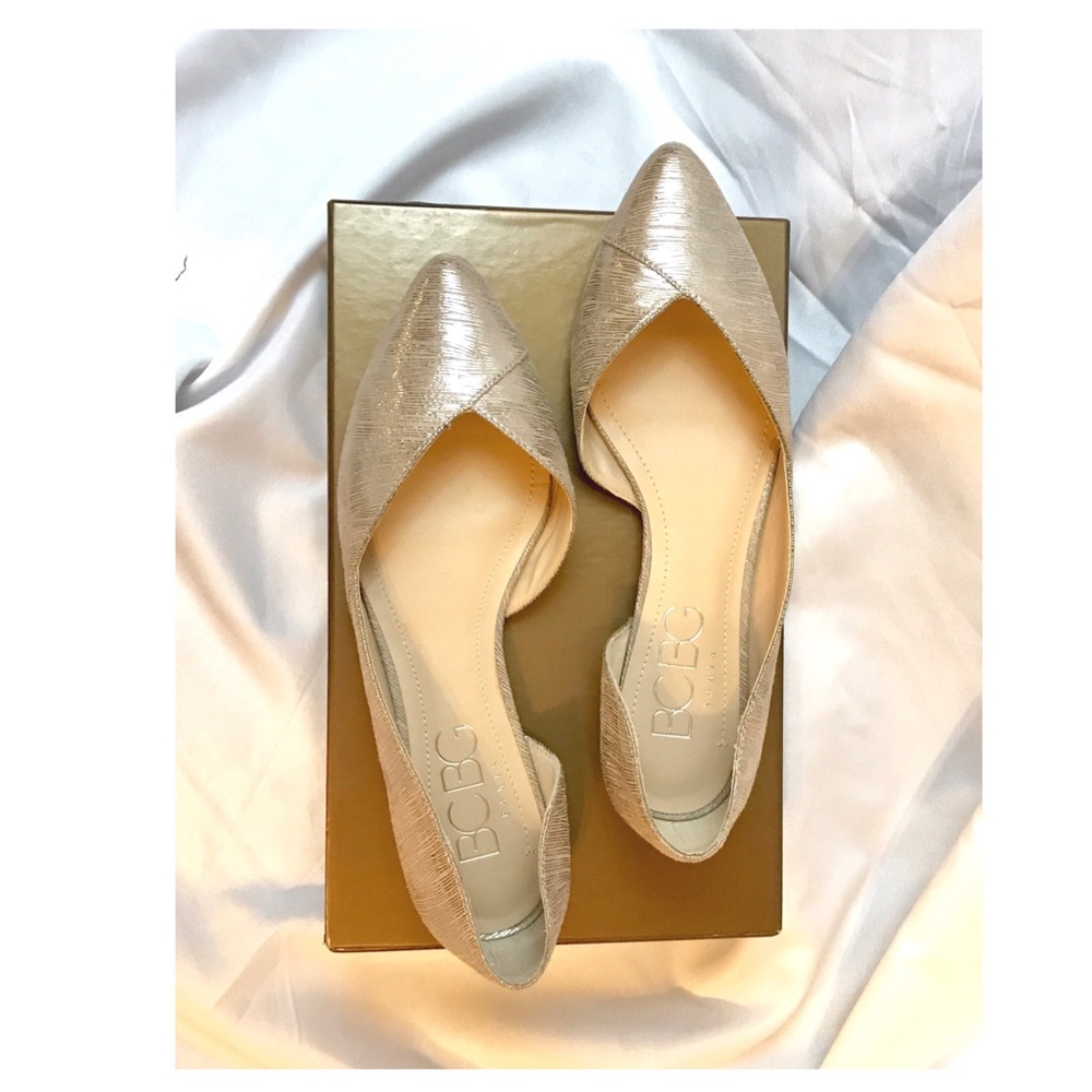 BCBG Paris Annya Metallic Flat- Size 7