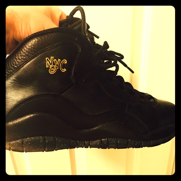 Retro 10s NYC SZ 10 dead 💀 Dead stock 💀 - Picture 1 of 4