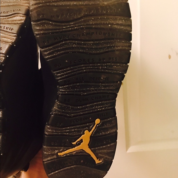 Retro 10s NYC SZ 10 dead 💀 Dead stock 💀 - Picture 2 of 4