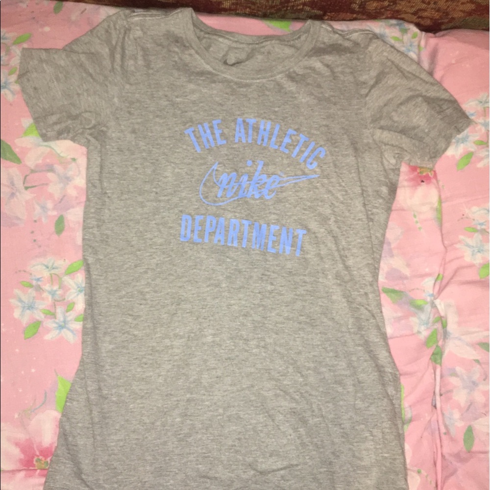 Women's Nike Tee Size XS