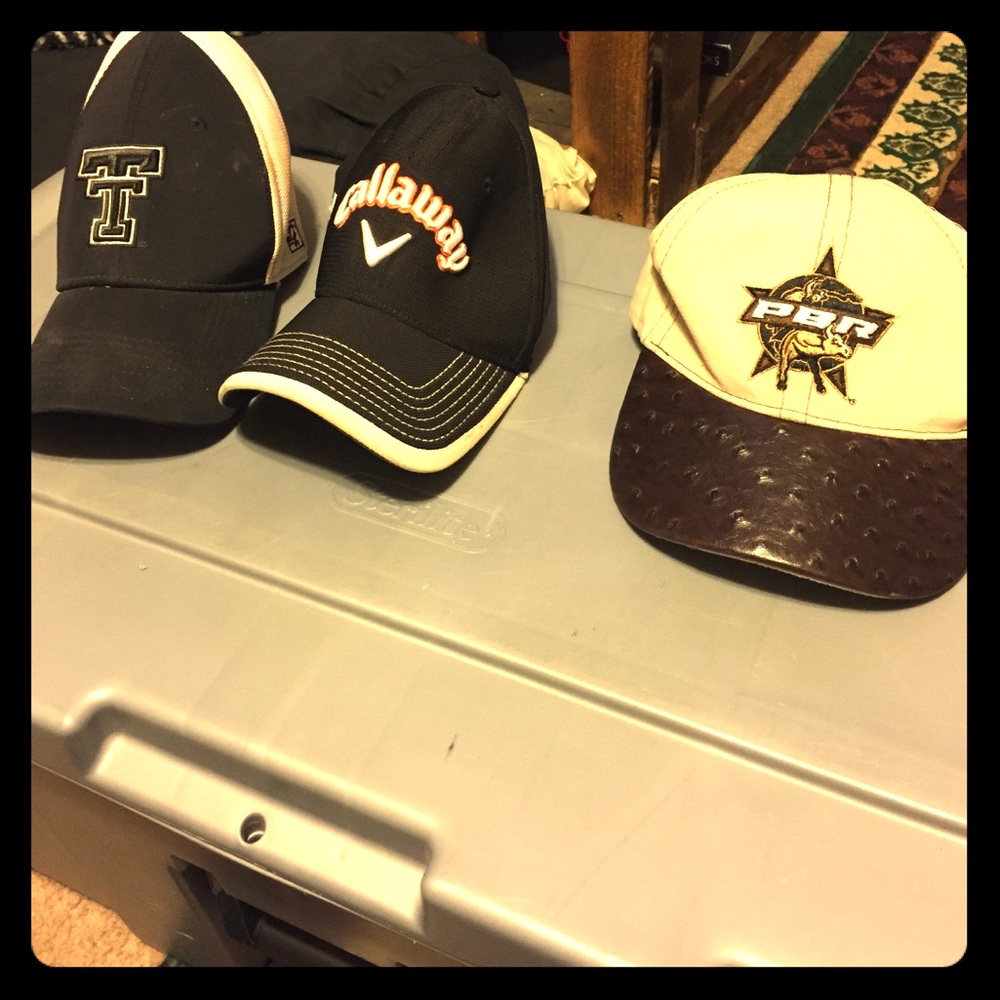 3 men's hats