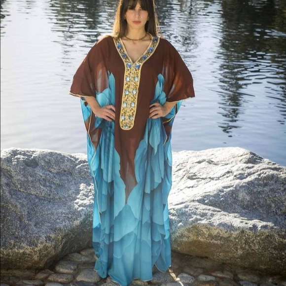 Caftan - Picture 2 of 3