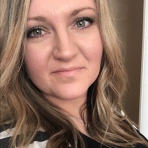 Meet your Posher, Bobbi