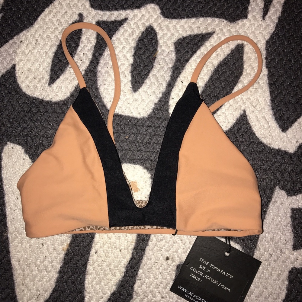 *LOOKING TO TRADE FOR SMALL* Acacia Swimwear