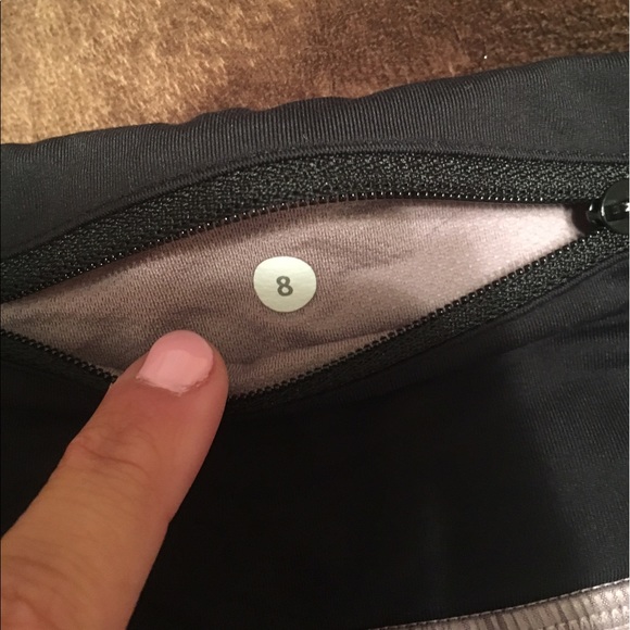 Lululemon Run Times--- size 8 - Picture 3 of 3