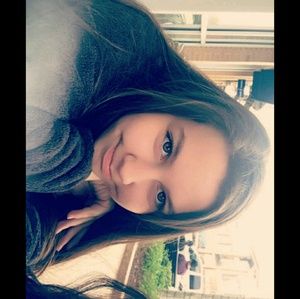 Meet your Posher, Abbi