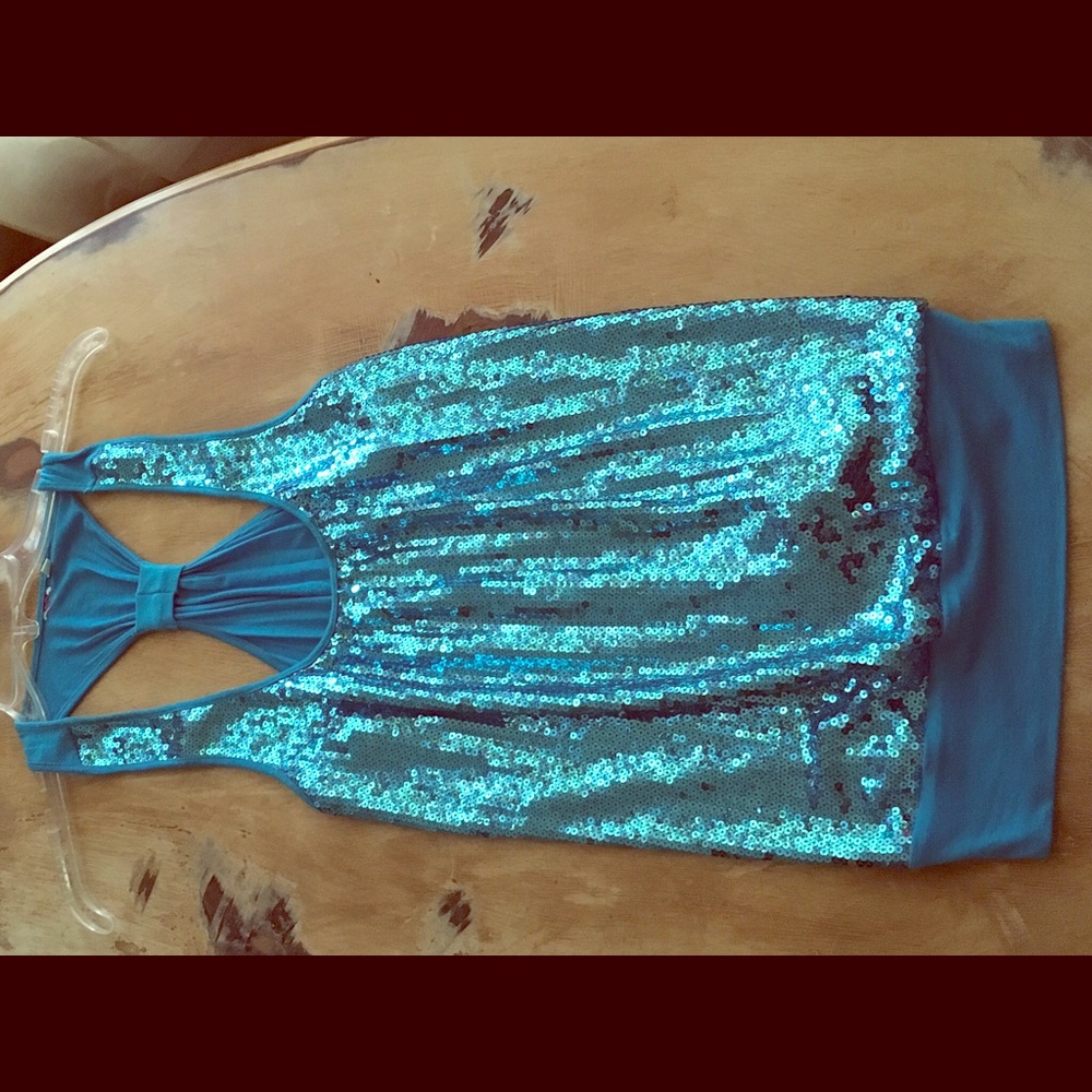 Sleeveless sequined racerback top