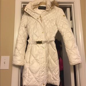 Selling Puffy Guess Coat for sizes 6-8!!!!!!
