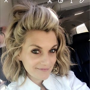 Meet your Posher, Adrienne