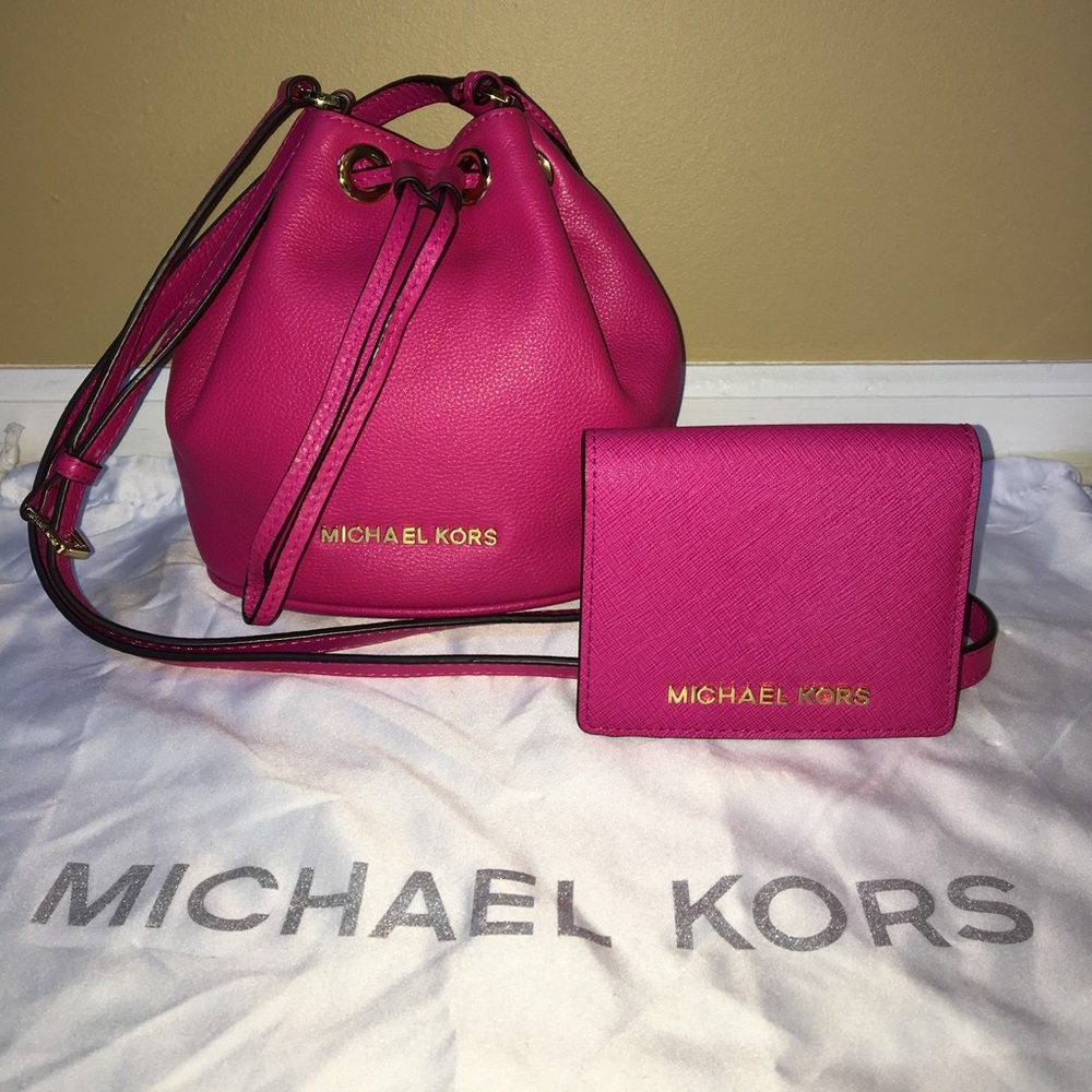 Michael Kors Jules crossbody