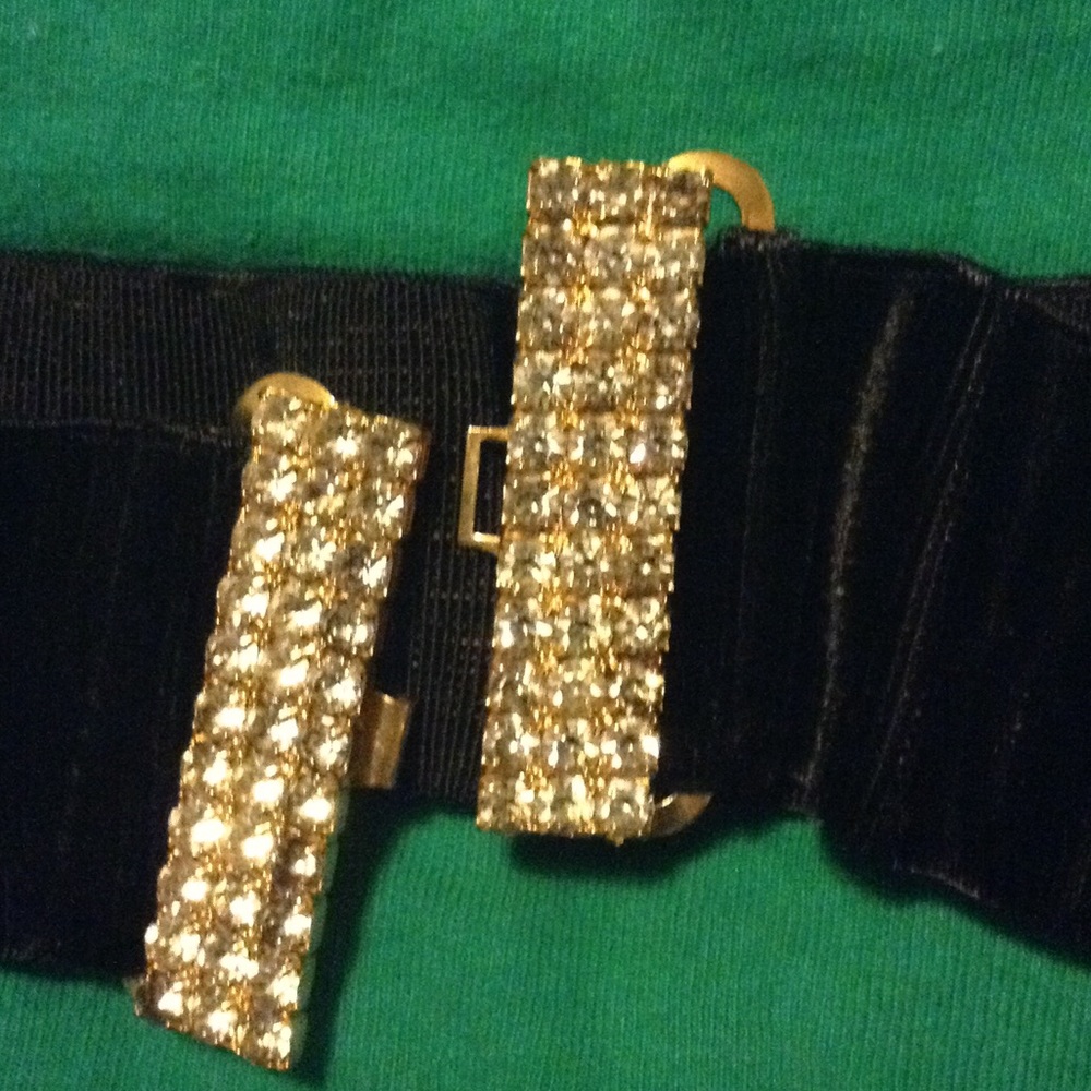 Velvet belt with rhinestones