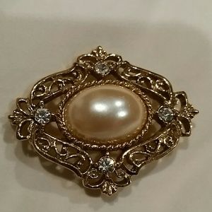 Vtg Victorian1928 GP Mabe Pearl & Crystal Brooch Vtg Victorian1928 GP Mabe Pearl & Crystal Brooch