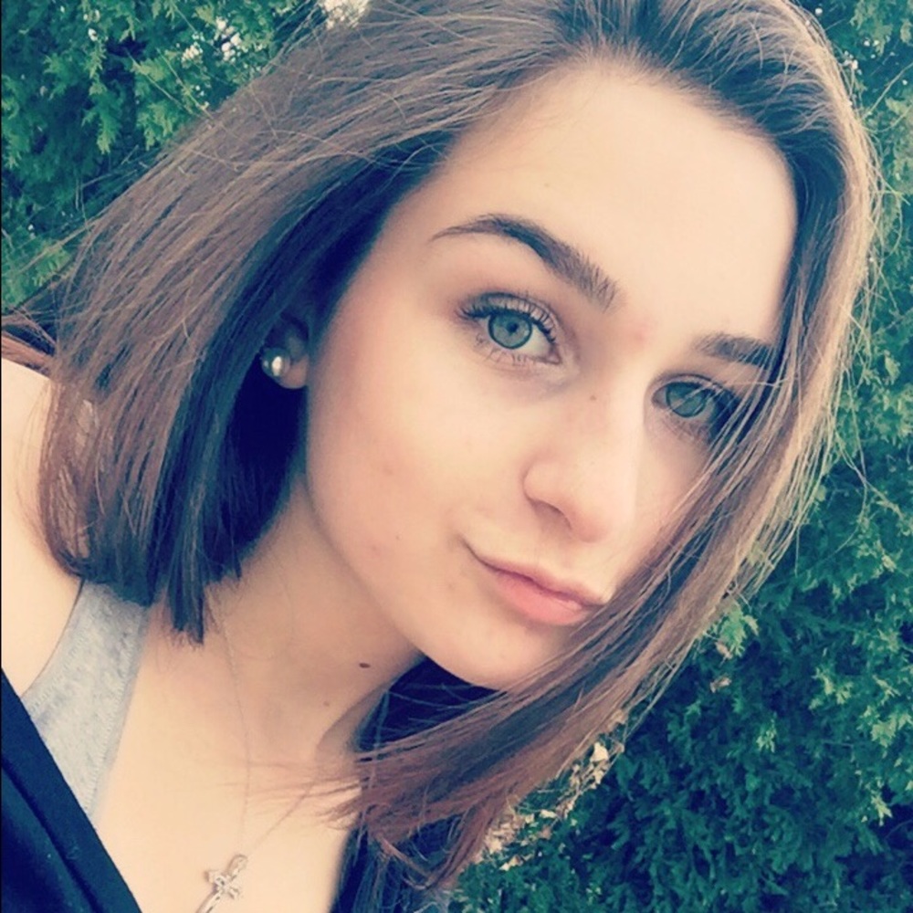 Meet your Posher, Sarina