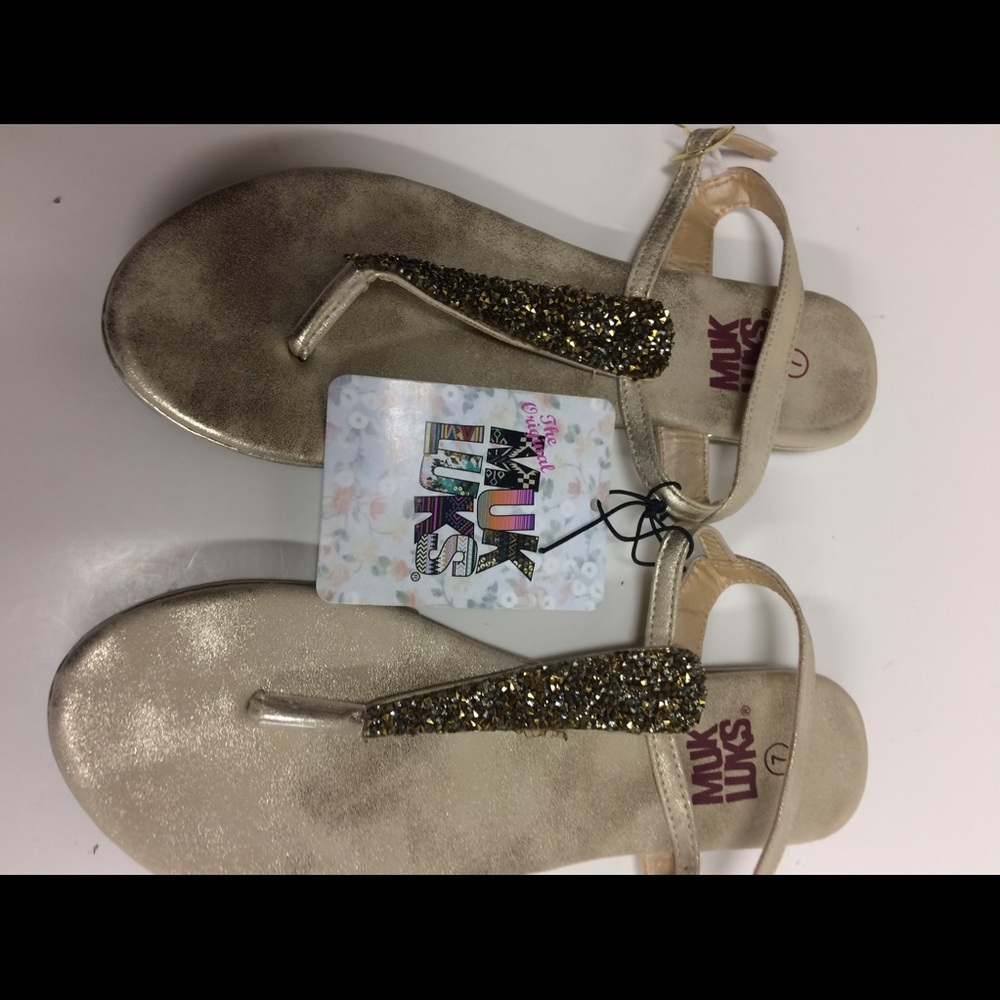 NWT Muk Luk Sandals