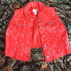 Cropped Levi's vest