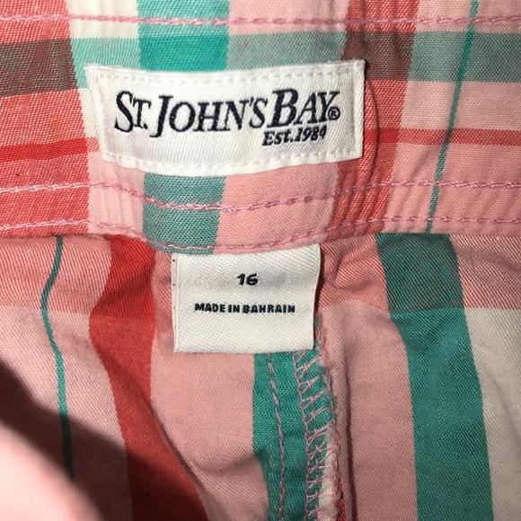 St. John's Bay Checked Short - Picture 2 of 4