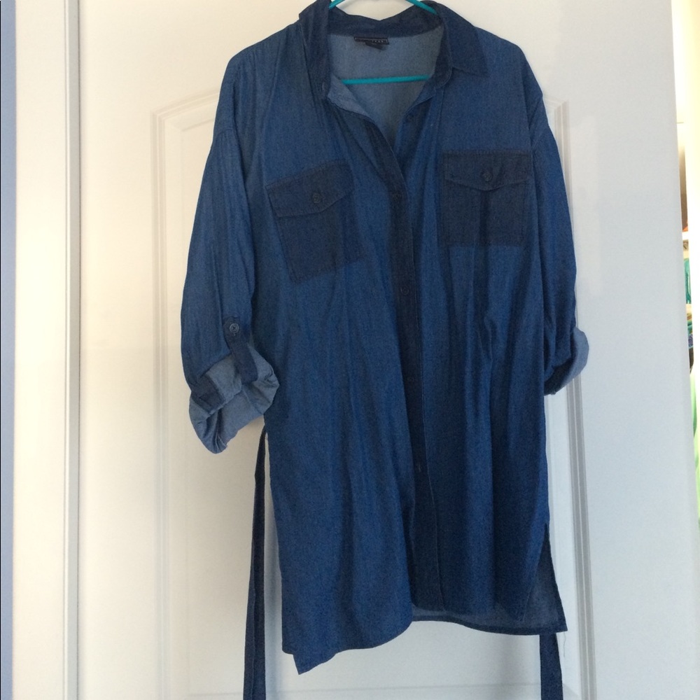 Dark blue tunic with waist belt