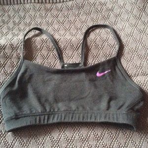 🌷Black Nike sports bra