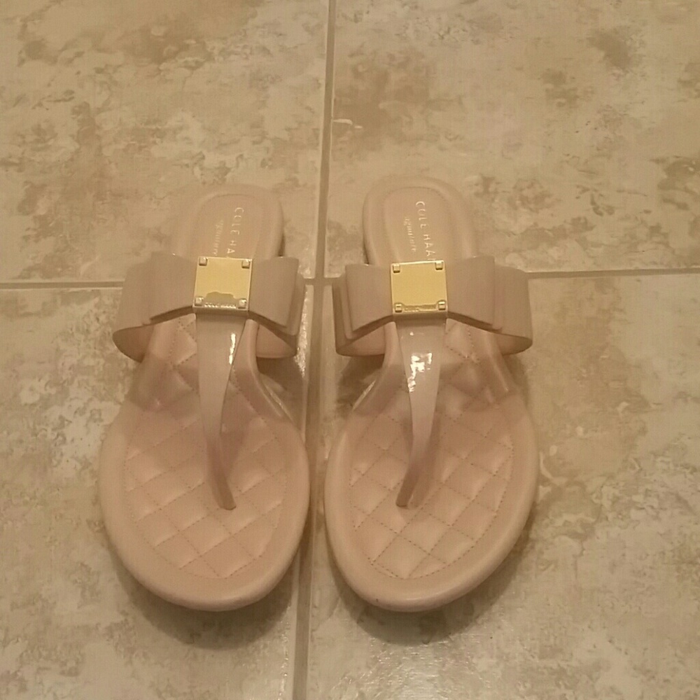 Tali bow sandal