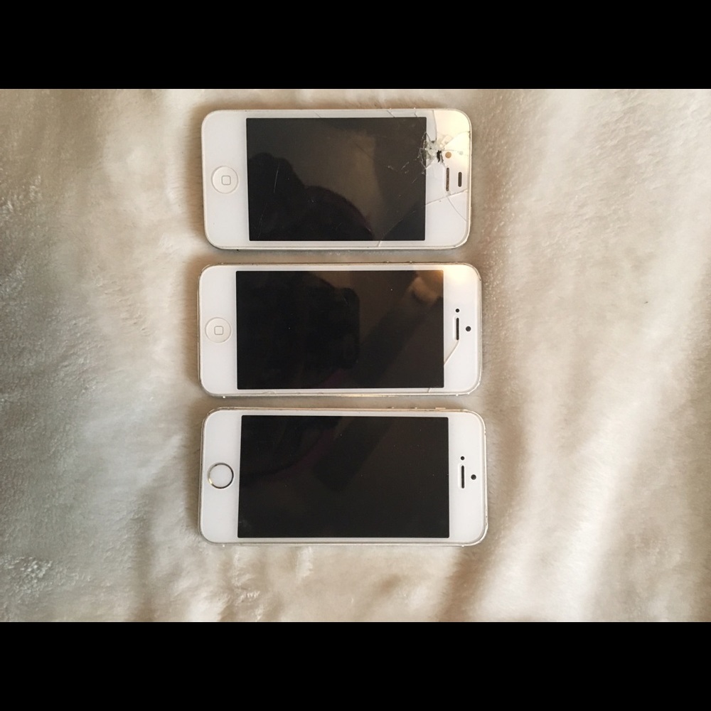 3Iphones for parts